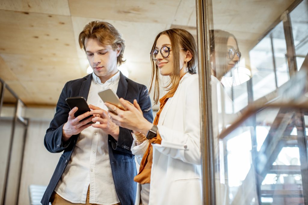 Smartphone personali in azienda: opportunità o rischio?